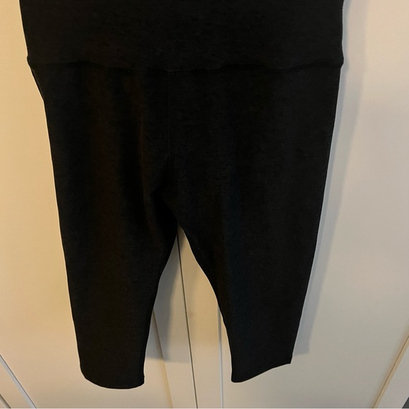 High Waisted Spacedye Capri Legging - Picture 14 of 16